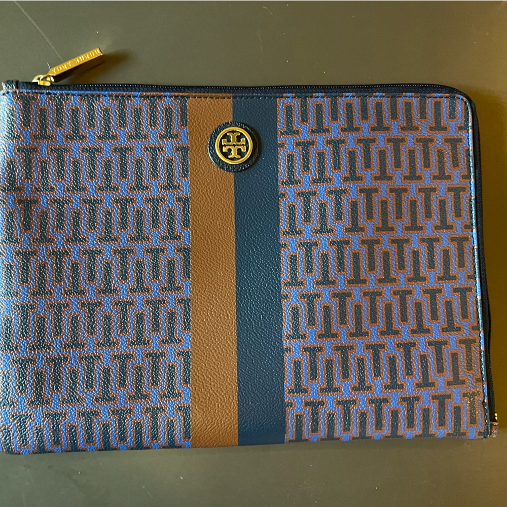 Tory Burch Clutch / sleeve